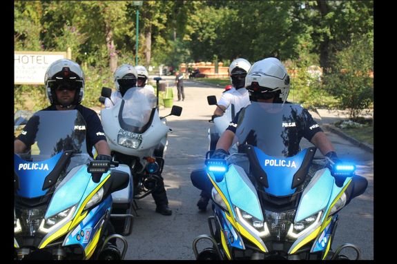 Policjanci z Tarnobrzega i Mielca zabezpieczali Karpacki Wyścig Kurierów dla Amatorów