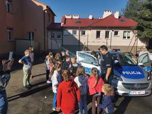 Policjanci na spotkaniu z dziećmi w Jaworniku