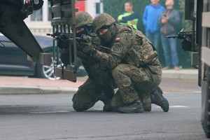 Ćwiczenie PERUN 2022. na zdjęciu żołnierze podczas akcji
