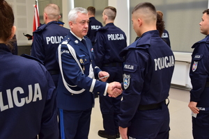 Policjanci podczas ślubowania w auli Oddziału Prewencji Policji w Rzeszowie.