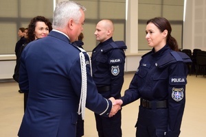 Policjanci podczas ślubowania w auli Oddziału Prewencji Policji w Rzeszowie.