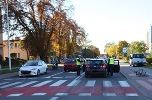 Wypadek drogowy w Tarnobrzegu z udziałem rowerzystki oraz volkswagena golfa. Tarnobrzeg 10 października 2022r.