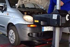 Kontrola świateł w samochodzie