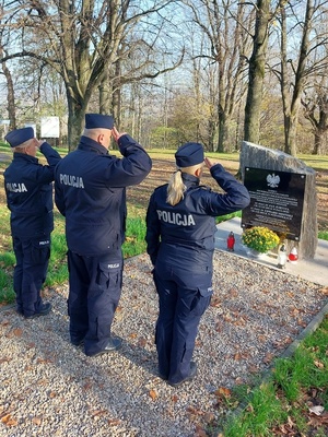 policjanci upamiętnili policjantów w Kalwarii Pacławskiej