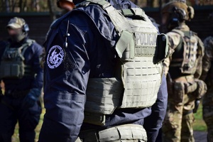 Policyjni antyterroryści podczas ćwiczeń