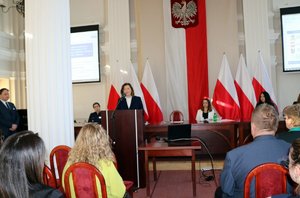 Konferencja pt. „Gdy brakuje sił, aby żyć - zachowania samobójcze wśród dzieci i młodzieży”. Na zdjęciu uczestnicy