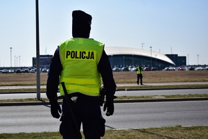 Policjanci podczas zabezpieczenia wizyty Prezydenta USA w Rzeszowie