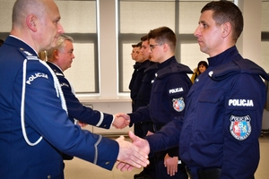 Policjanci podczas ślubowania w auli Oddziału Prewencji Policji w Rzeszowie