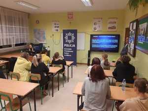 Zajęcia profilaktyczne z kobietami biorącymi udział w Niepublicznej Szkole Podstawowej w Górkach