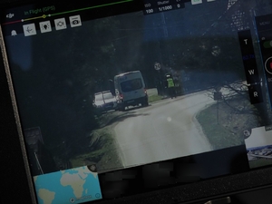 ekran drona ukazujący rejestrowana sytuację drogową