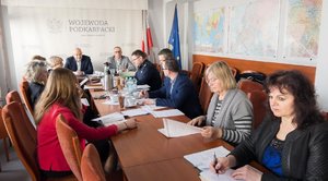 Członkowie Zespołu z Komendy Wojewódzkiej Policji w Rzeszowie, wydziałów Podkarpackiego Urzędu Wojewódzkiego, Komendy Wojewódzkiej Państwowej Straży Pożarnej  w Rzeszowie i Kuratorium Oświaty w Rzeszowie.