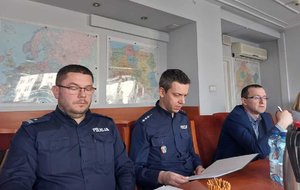 Członkowie Zespołu z Komendy Wojewódzkiej Policji w Rzeszowie, wydziałów Podkarpackiego Urzędu Wojewódzkiego, Komendy Wojewódzkiej Państwowej Straży Pożarnej  w Rzeszowie i Kuratorium Oświaty w Rzeszowie.