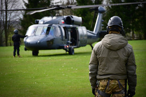 Policyjni kontrterroryści podczas ćwiczeń