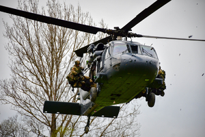Policyjni kontrterroryści podczas ćwiczeń