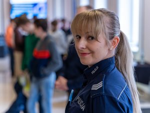 Zdjęcia przedstawiają funkcjonariuszy z komendy Powiatowej Policji w Leżajsku oraz Ratowników Wolontariuszy podczas wydarzenia "Twoje bezpieczeństwo zależy od Ciebie".