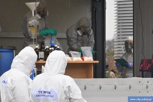 policjanci biorący udział w pokazach kryminalistycznych