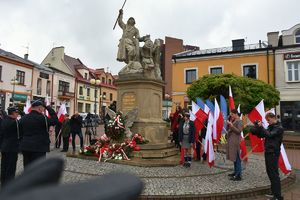 Pomnik Bartosza Głowackiego w Tarnobrzegu - obchody Konstytucji 3 maja