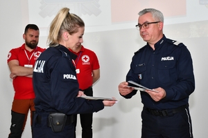 Policjanci podczas konkursu na auli Oddziału Prewencji Policji w Rzeszowie