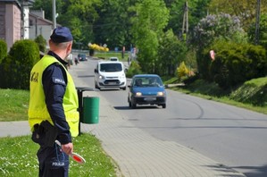 Policjanci podczas realizacji akcji „Trzeźwość” na drogach miejscowości gminy Miejsce Piastowe
