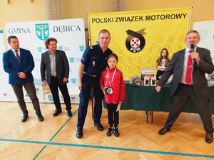 Sierż.sztab. Czesław Jamro wraz z laureatką turnieju