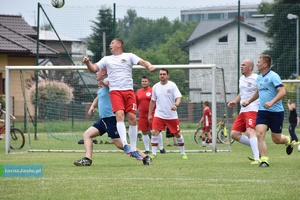 Zawodnicy IPA Jasło oraz SW walczący o górną piłkę