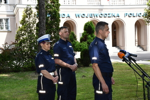 Briefing z dziennikarzami, zapowiadający rozpoczęcie akcji "Bezpieczne wakacje 2023"