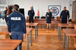 Policjanci podczas konkursu na najlepszego oskarżyciela publicznego, funkcjonariusze umundurowani, w auli komendy wojewódzkiej.