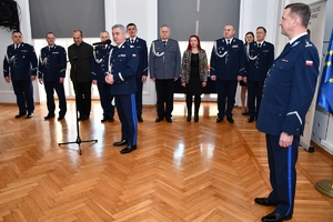 Policjanci podczas uroczystego pożegnania I Zastępcy Komendanta Wojewódzkiego Policji w Rzeszowie insp. Stanisława Sekuły