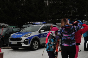 spotkanie policjantów w dziećmi i młodzieżą na jasielskim stok