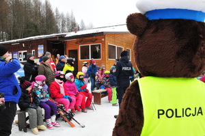 spotkanie policjantów w dziećmi i młodzieżą na jasielskim stok