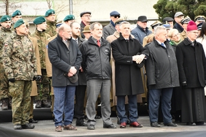 Uczestnicy uroczystości na Placu Farnym w Rzeszowie.