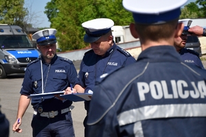 Policjanci ruchu drogowego podczas konkursu