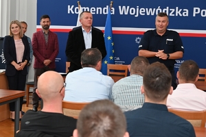 I Zastępca Komendanta Wojewódzkiego Policji w Rzeszowie podinsp. Piotr Stępka podczas zakończenia konkursu „Policjant Służby Kryminalnej Roku 2024”