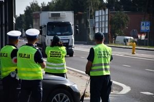 Działania podkarpackich policjantów na drodze krajowej nr 94 w Krasnem  w ramach akcji ROADPOL Safety Days