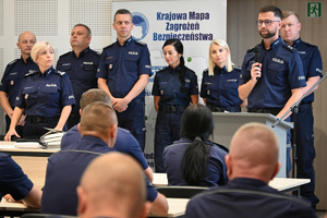 Policjanci podczas rozpoczęcia konkursu w auli Oddziału Prewencji Policji w Rzeszowie.