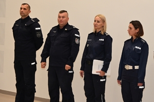 Policjanci podczas zakończenia kursu w auli OPP w Rzeszowie.