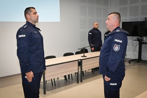 Policjanci podczas rozpoczęcia kursu aspiranckiego w auli Oddziału Prewencji Policji w Rzeszowie