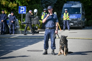 Zaproszeni goście i uczestnicy XI Podkarpackiego Młodzieżowego Święto Bezpieczeństwa Wewnętrznego