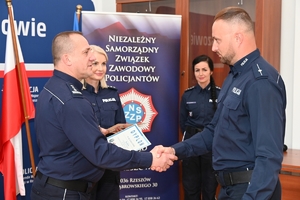 Policjanci - jury oraz uczestnicy konkursu dla policjantów – oskarżycieli publicznych w auli Komendy Wojewódzkiej Policji w Rzeszowie.