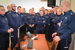 Policjanci podczas konkursu służby dyżurnej w auli Komendy Wojewódzkiej Policji.