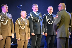 Uczestnicy uroczystości - wśród nich podkarpaccy policjanci