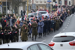 Uczestnicy uroczystości Narodowego Święta Niepodległości w Rzeszowie podczas obchodów.