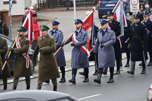 Uczestnicy uroczystości Narodowego Święta Niepodległości w Rzeszowie podczas obchodów.