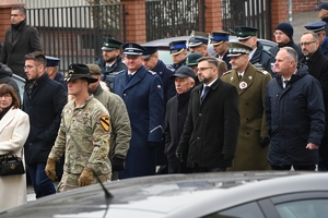 Uczestnicy uroczystości Narodowego Święta Niepodległości w Rzeszowie podczas obchodów.