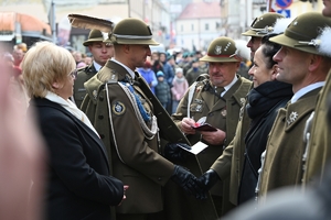 Uczestnicy uroczystości Narodowego Święta Niepodległości w Rzeszowie podczas obchodów.