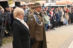 Uczestnicy uroczystości Narodowego Święta Niepodległości w Rzeszowie podczas obchodów.