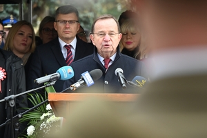 Uczestnicy uroczystości Narodowego Święta Niepodległości w Rzeszowie podczas obchodów.