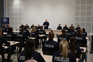 umundurowani policjanci na auli OPP Rzeszów