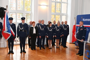 zdjęcia z auli KWP Rzeszów, z uroczystości podczas której funkcjonariuszami otrzymali odznaczenia i medale