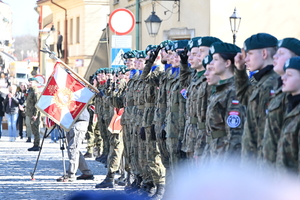 Na Placu Farnym w Rzeszowie odbyły się obchody 106. Rocznicy Śmierci płk. Leopolda Lisa-Kuli. Pod pomnikiem odczytany został Apel Pamięci, oddano salwę honorową, a delegacje złożyły wieńce i wiązanki kwiatów. W uroczystości uczestniczył Komendant Wojewódzki Policji w Rzeszowie insp. Andrzej Patrzałek